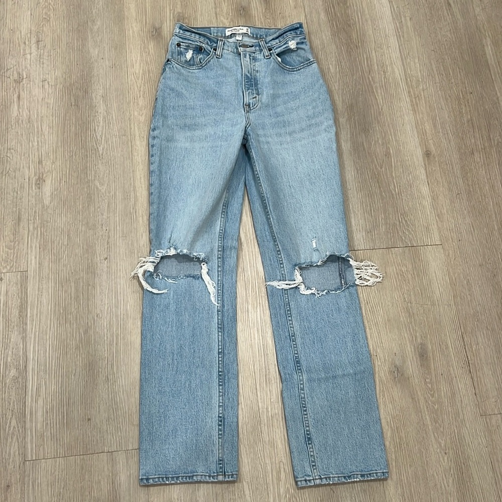 Abercrombie 90’s Straight Ultra High Rise Jeans
